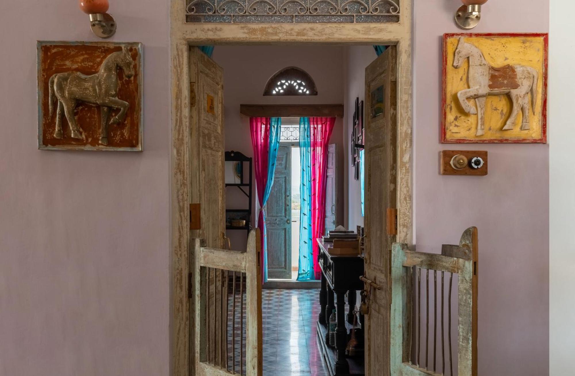 Kol Pol Mohalla Boutique Stay Udaipur Bagian luar foto